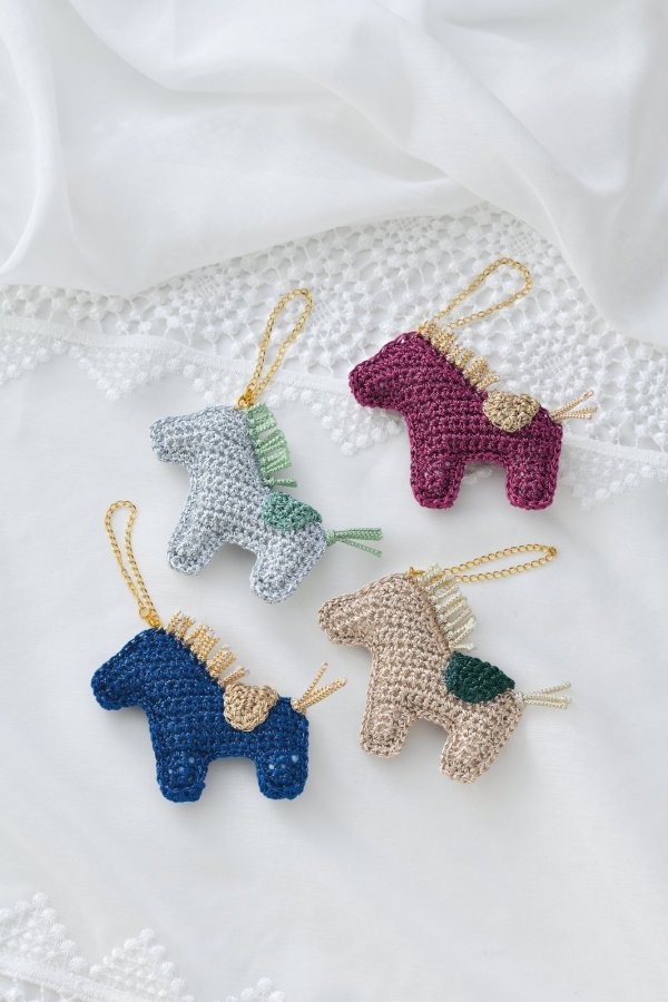 画像1: 韓国と日本で人気上昇中！metallic free cord(メタリックフリーコード)で編むホースチャームキット