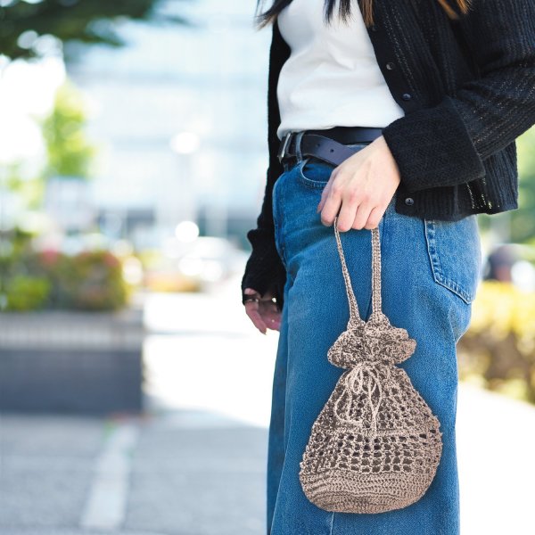 画像2: 【編み図＆作り方動画付き】韓国と日本で人気上昇中！metallic free cord(メタリックフリーコード)で編む巾着バッグキット (2)