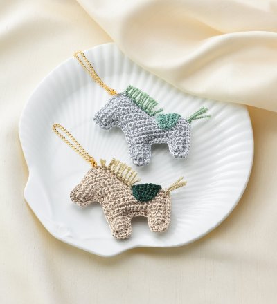 画像1: 韓国と日本で人気上昇中！metallic free cord(メタリックフリーコード)で編むホースチャームキット