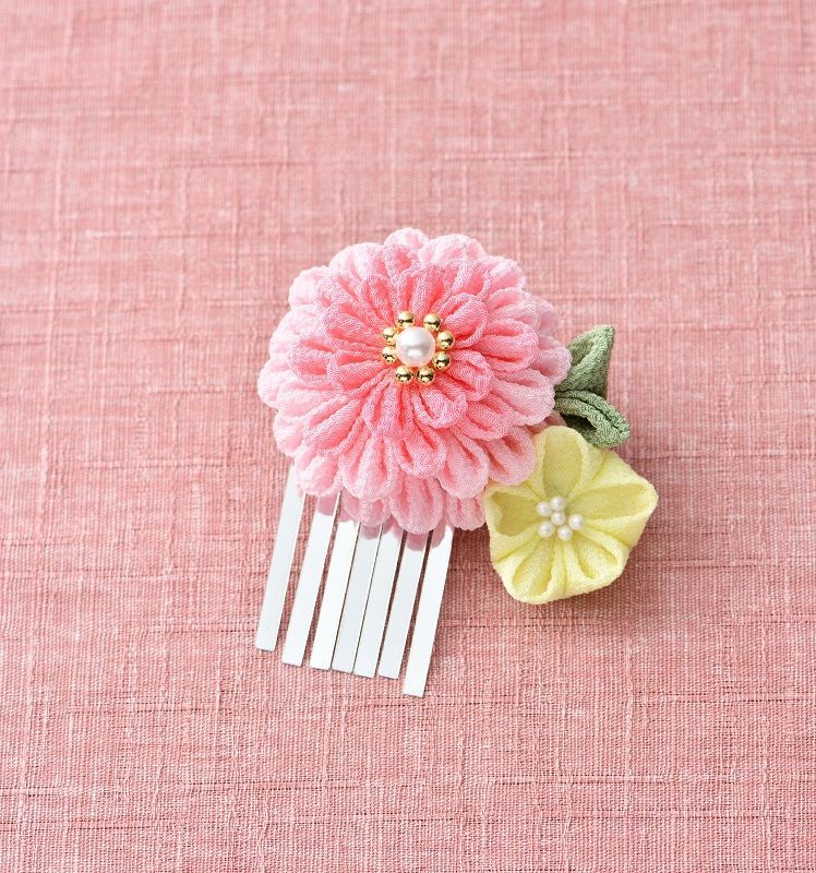 京ちりめんつまみ細工ブローチ 可憐（ピンク） パナミ手芸の総合オンラインショップ